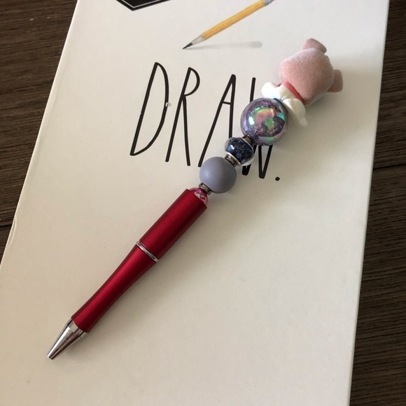 Disney Doorables: Oliver & Company: Dodger handmade beaded pen - Picture 3 of 3